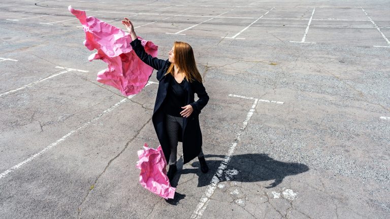 Elise Dabrowski ”Parking” Suomeen syyskuussa!