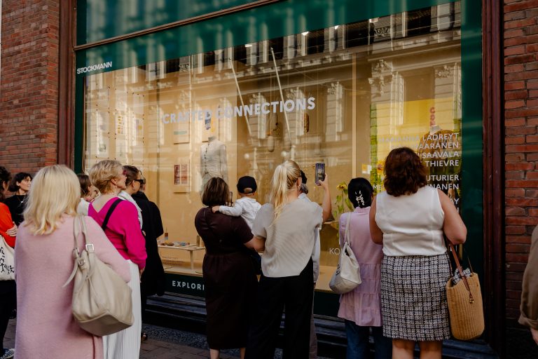 Näyttely ja avajaiset: Luotuja yhteyksiä x Helsinki Design Week